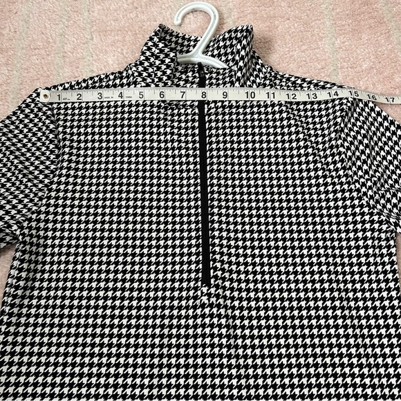 Lou & Grey Houndstooth Half Zip Pullover Athleisure Top Size Small Black White - Picture 7 of 11